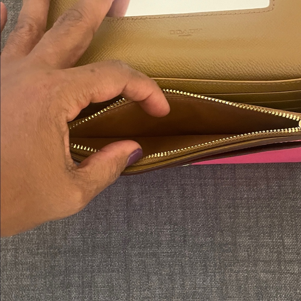 Coach Fuchsia Crossgrain Envelope Leather Crossbody/Wristlet - Picture 5 of 16